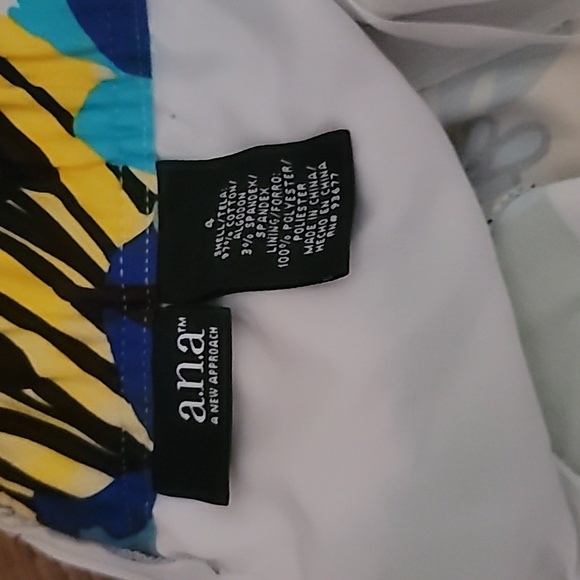 a.n.a Aqua Kelly Green Strapless dress - Picture 7 of 9